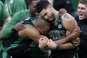 Lyg pasakoje: „Celtics“ K. Durantą ir „Nets“ be pergalės paliko metimu paskutinę sekundę