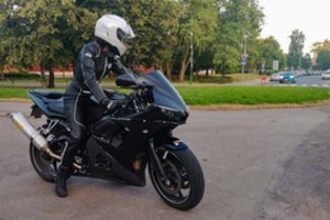 Klaipėdos apskrities kelių policijos pareigūnės aistra – sportiniai motociklai ir automobiliai