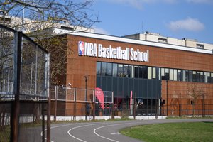 Vilniuje atidaryta NBA krepšinio mokykla: ne tik augins talentus, bet ir organizuos lygos renginius