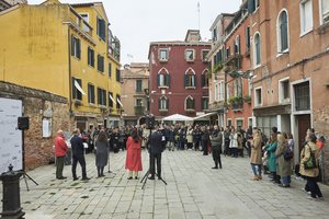 Venecijos meno bienalėje atidarytas Lietuvos paviljonas jau pelnė „pankiškiausio“ titulą