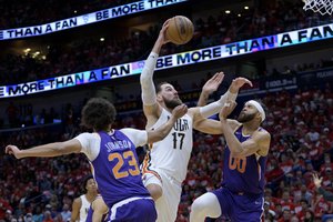 Jonas Valančiūnas ir „Pelicans“ toliau stebina – dar sykį iškaršė kailį absoliučiai sezono lyderei „Suns“ekipai