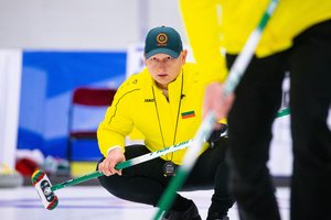 Lietuvos vyrų kerlingo rinktinė Europos čempionatą Kaune pradėjo dramatiška nesėkme