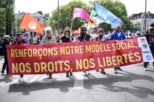Gegužės 1-oji Europoje: pagerbiami darbuotojai, protestuojama prieš vyriausybes