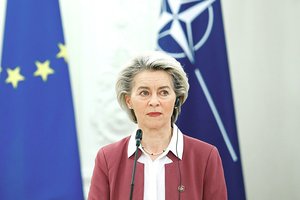 EK siūlys Europos Sąjungos valstybėms narėms laipsniškai atsisakyti rusiškos naftos