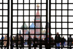 Rusija „užsienio agentais“ paskelbė du A. Navalno sąjungininkus, reperį