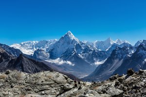Kopdamas į Everestą žuvo rusų alpinistas