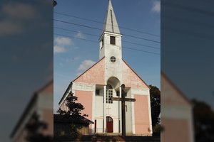 Du nepilnamečiai Kretingos r. bažnyčios rūsyje susikūrė 4 laužus