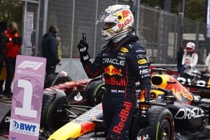 „Formulės 1“ drama Katalonijoje – konkurento nelaime pasinaudojęs M. Verstappenas tapo čempionato lyderiu