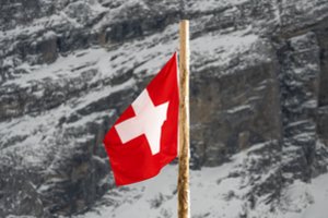 Šveicarijos Alpėse ledo griūtis pražudė du alpinistus, devyni – sužeisti