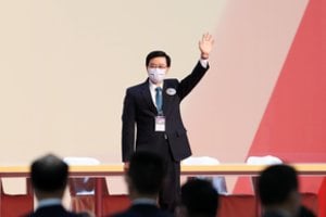 Kinijos vadovas sveikina Honkonge būsimą „naują atmosferą“ ir lyderį