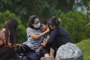 Nepale po lėktuvo katastrofos rasti 21 aukos palaikai