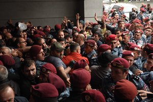 Armėnijos sostinėje antivyriausybinio protesto dalyviai susirėmė su policija
