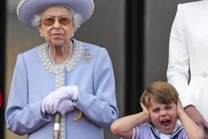 Britų sosto įpėdinių eiliškumas: kas valdys Jungtinę Karalystę mirus Elizabeth II? 