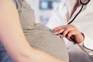 Gydytoja apie nėščiųjų ligas: žolelės gydantis namuose ir ženklai, kada būtina kreiptis į medikus