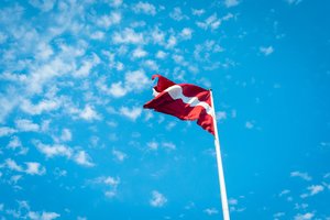 Latvijos vyriausybė remia laipsnišką perėjimą prie latvių kalbos mokyklose