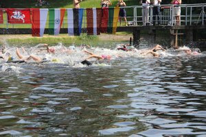 Naujame Kuršių marių plaukimo maratonų sezone – tradicijos, svečiai iš užsienio ir išskirtinis prizas