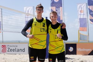 Paplūdimio tinklininkai M. Donėla ir K. Palubinskas – Europos jaunimo čempionato pusfinalyje