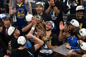„Golden State Warriors“ – NBA čempionai: pranašumą įrodė šeštosiose rungtynėse Bostone