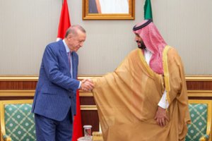 Saudo Arabijos princas pirmąkart po rezonansinio žurnalisto nužudymo lankysis Turkijoje