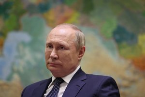 Pranešama, kad buvęs pulkininkas, saugojęs V. Putinui priklausančius branduolinius kodus, rastas nušautas 