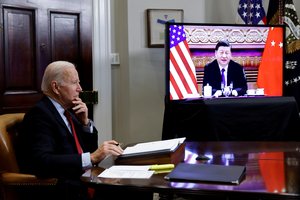 JAV pareigūnas: J. Bidenas ir Xi Jinpingas susisieks „artimiausiomis savaitėmis“