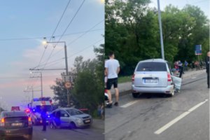 Vilniuje automobilis atsitrenkė į stulpą: prispausti du žmonės