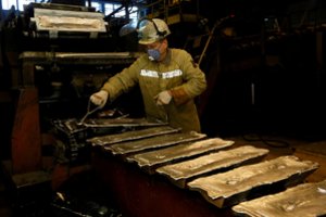 Rusijos metalo milžinės svarsto susijungti – turi planų taip atremti Vakarų sankcijas