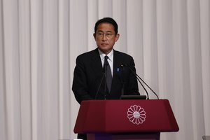 Japonijos premjeras „drastiškai“ didins išlaidas gynybai