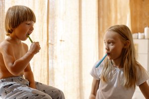 90 proc. vaikų dantyse – ėduonis: pasiūlė, kas galėtų būti cukraus pakaitalas saldainiuose