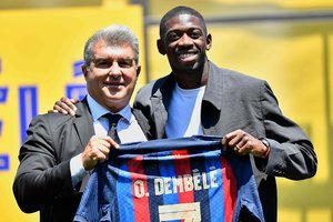 Atlyginimą susimažinęs O. Dembele lieka „Barcelona“ ekipoje