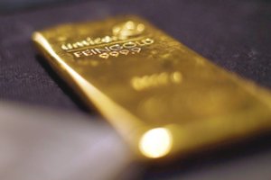 Ekonomistai apie ES ketinimus sankcionuoti rusišką auksą: įtaka nebus tokia didelė kaip norėtųsi