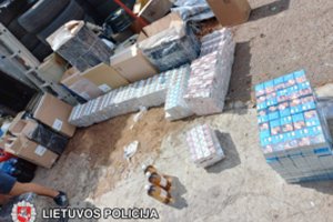 Vilniaus policijos pareigūnai likvidavo kontrabandinių cigarečių sandėlį