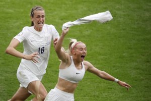 Europos moterų futbolo čempionato finale – Anglijos rinktinės triumfas po pratęsimo