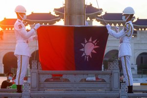 „Mes esame taivaniečiai“: auganti Kinijos grėsmė stiprina salos gyventojų tapatybę