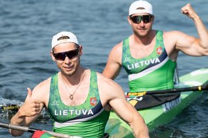 Dvi Lietuvos baidarių ir kanojų įgulos tęs kovą dėl medalių pasaulio čempionato finale