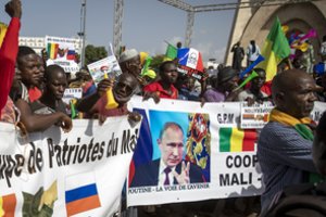 V. Putinas stiprina ryšius su karine Malio vyriausybe