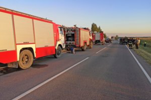 Jonavos rajone – tragiška avarija: susidūrus trims automobiliams, žuvo moteris