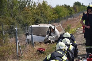 Austrijoje apvirtus kontrabandininkų mikroautobusui, žuvo trys žmonės