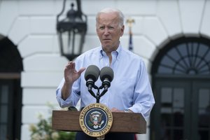 JAV įstatymų leidėjai priėmė svarbų J. Bideno planą dėl klimato ir sveikatos apsaugos