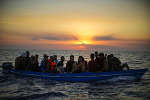 Tuniso pasieniečiai sulaikė ar išgelbėjo daugiau nei 650 į Europą vykusių migrantų