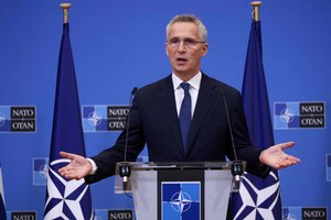 J. Stoltenbergas: NATO taikdariai Kosove „imsis visų būtinų priemonių“ taikai užtikrinti