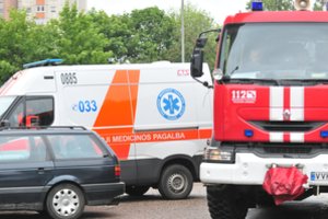 Tragedija kelyje: Panevėžio rajone žuvo motociklu į medį atsitrenkęs 16-metis