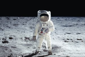 Ruošiamasi istoriniam nusileidimui Mėnulyje: pradėta rinkti vieta, į kurią keliaus astronautai