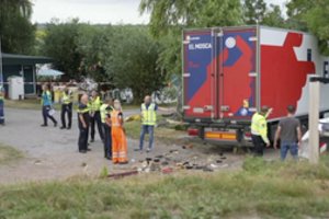 Nyderlanduose šeši žmonės žuvo sunkvežimiui įsirėžus į barbekiu vakarėlio dalyvius