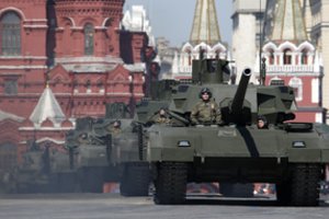 Rusija bando parduoti kitoms šalims naują „pažangiausią“ tanką, kurio pati Maskva, panašu, pirkti nenori
