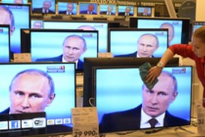 Nuo gudraus melo iki absoliutaus absurdo: V. Putino režimas rusams pumpuoja propagandą apie didįjį Vakarų sąmokslą 