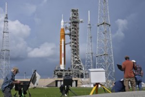 Dėl kuro pratekėjimo vėluoja pasirengimas NASA raketos startui