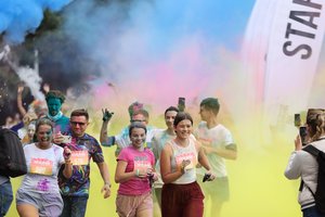 Vilniuje – spalvingiausias „The Color Run“ bėgimas: parkas nusidažė ryškiomis spalvomis 