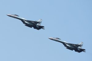 Iranas svarsto galimybę iš Rusijos įsigyti naikintuvų „Sukhoi Su-35“
