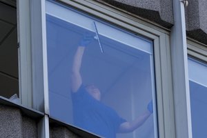2 dalykai, kurie išduoda, kad jūsų langai yra nebesandarūs: kaip jais pasirūpinti prieš žiemą